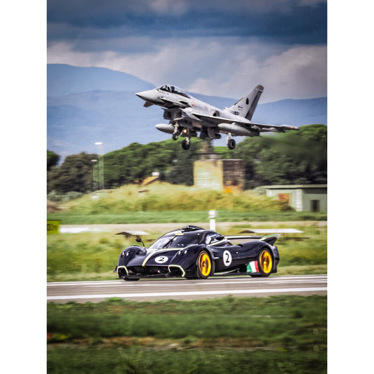 Stampa su Tela: Pagani Huayra R vs Eurofighter Typhoon – 120x80cm